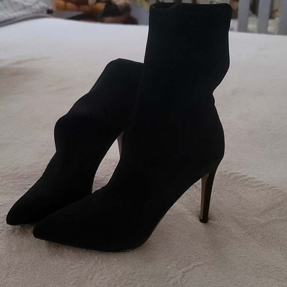 Black booties - Picture 1 of 3